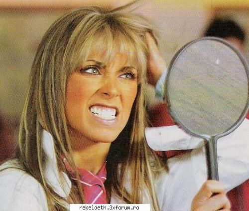 Mia(Anahi) - a si lovito k am vazut filmuletu - >> ReBeLdE <<