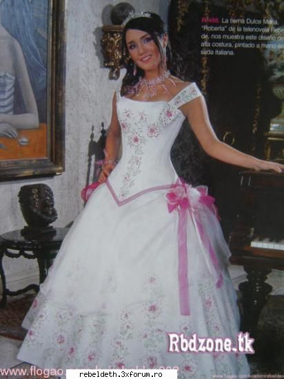 Roberta (Dulce Maria) - da super eu nebuna mi-am facut suvitze ca ea - >> ReBeLdE <<