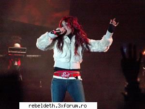 Roberta (Dulce Maria) - Asha eee!!! e cea mai tare din trupa shi din - >> ReBeLdE <<