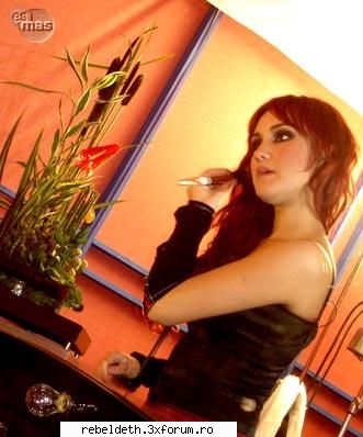 nu prea am poze cu ea dar pun si io tot ce am=( roberta (dulce maria)