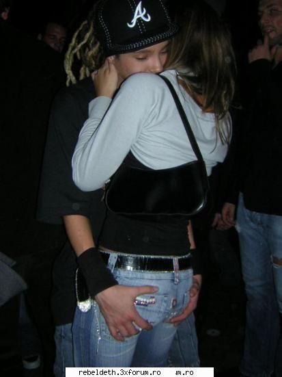 Tom si fetele..... - Tom....uni spun k este foarte afemeiat si de acea - >> ToKiO HoTeL <<